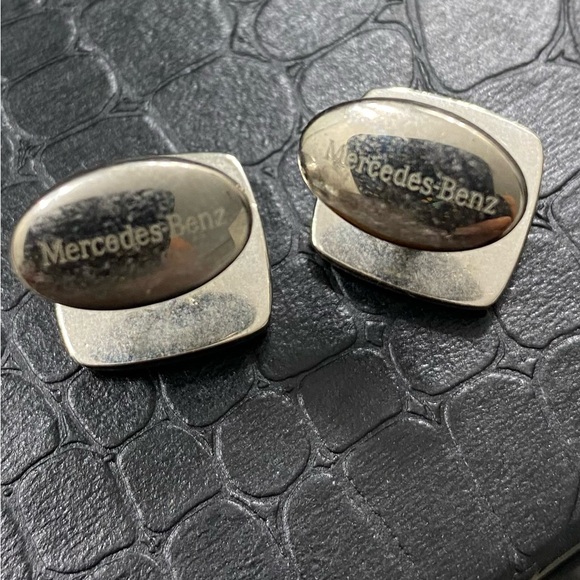 Mercedes-Benz Cufflinks - Picture 3 of 4